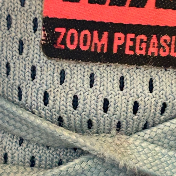 Nike Pink and Blue Running Shoes Size 8 - Picture 5 of 7